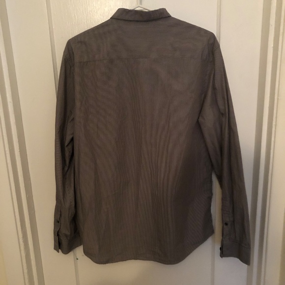 Calvin Klein large slim fit shirt  - fine pinstripe shirt in excellent shape - Picture 6 of 6